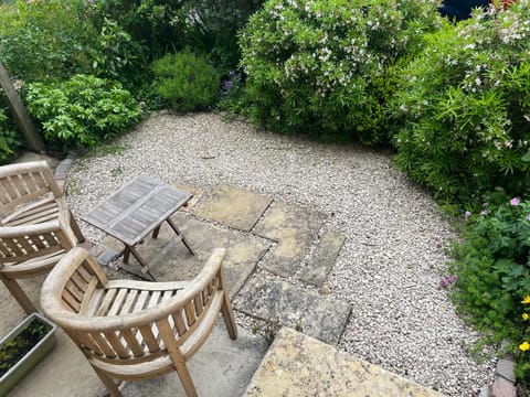 Steeple View - A two bedroom 18th century cottage. House in Bradford