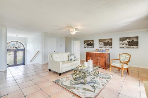 Oceanfront Flagler Beach Home with Decks and Gas Grill Maison in Beverly Beach