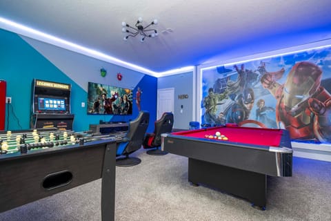 Billiard, Game Room