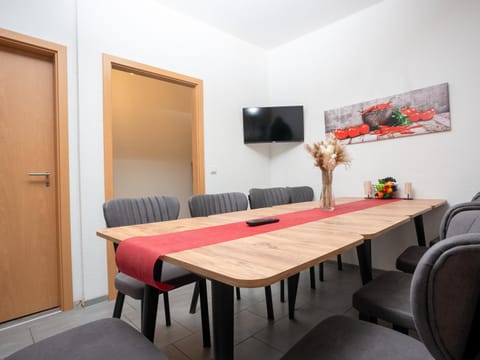 Serviceroom24 - Apartment 3 in Recklinghausen WLAN - Smart-TV - 24-7 Check-in und Küche Wohnung in Recklinghausen