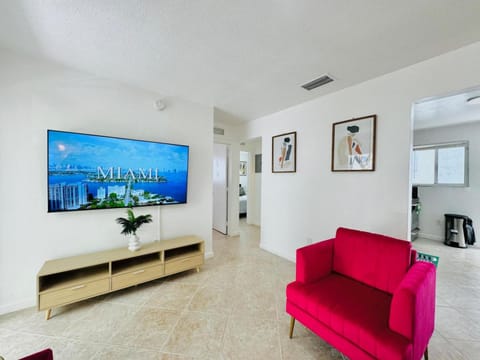 Miami Magic Cozy 2-bedroom Getaway In The City Apartment in Coral Gables