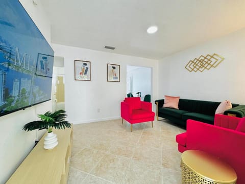 Miami Magic Cozy 2-bedroom Getaway In The City Apartment in Coral Gables