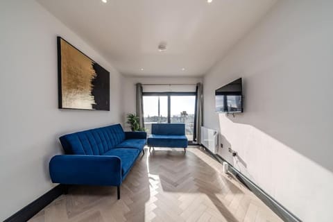 Super Central 3 Bedroom Flat I Next to Brighton Beach Apartment in Hove