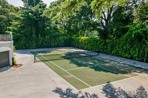 Coastal Compound Tennis Beach Firepit House in Cape Neddick