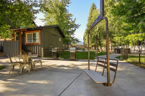 Patio, Dining area