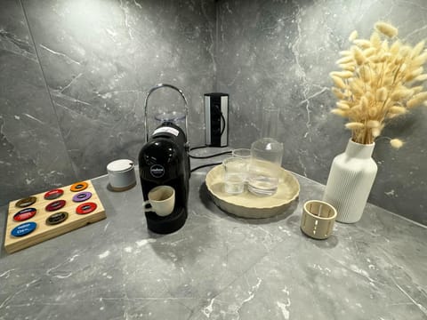 Coffee/tea facilities, Kitchen or kitchenette