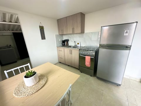 Kitchen or kitchenette, pet friendly, stove