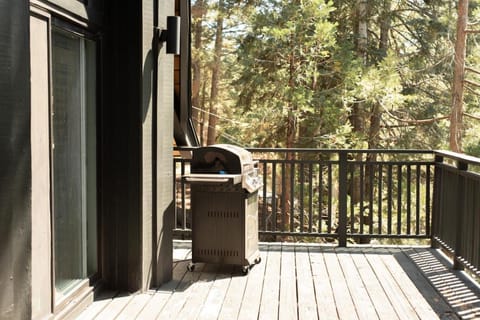 Sandalwood House A stunning Lake Arrowhead Cabin Luxe Design House in Lake Arrowhead