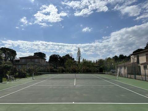 Tennis court