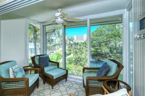 1077 PD Large Garden Oasis Condo House in Siesta Beach