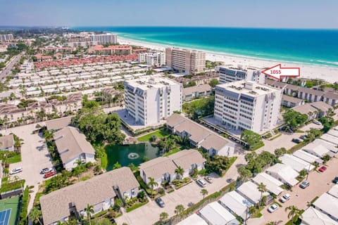 1055-607 Pond View High Rise with Remodeled Kitchen House in Siesta Beach