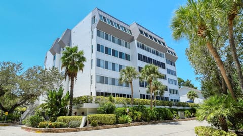 1255-402 Enjoy Coastal Tranquility House in Siesta Beach