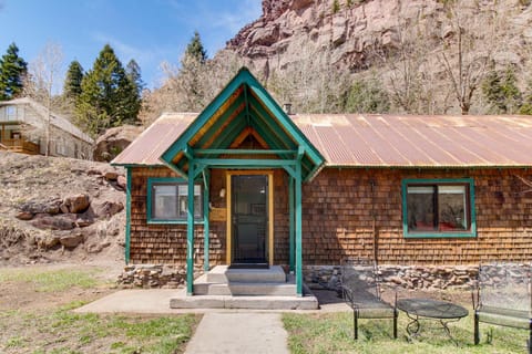 Downtown Ouray Apt with River and Mountain Views! Eigentumswohnung in Ouray