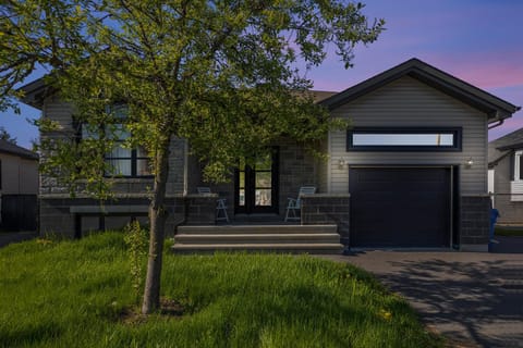 Property building, Neighbourhood, Garden view