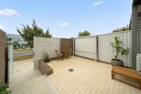 Comfortable 3-Bed House with Alfresco Dining Maison in Molonglo Valley