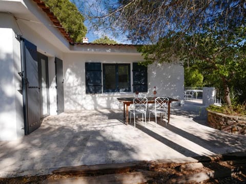 Villa familiale climatisée à 5 min de la mer avec parking et Wifi - FR-1-728-17 Villa in Sainte-Maxime