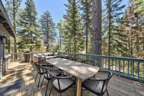 Patio, Natural landscape, View (from property/room), Balcony/Terrace, Dining area