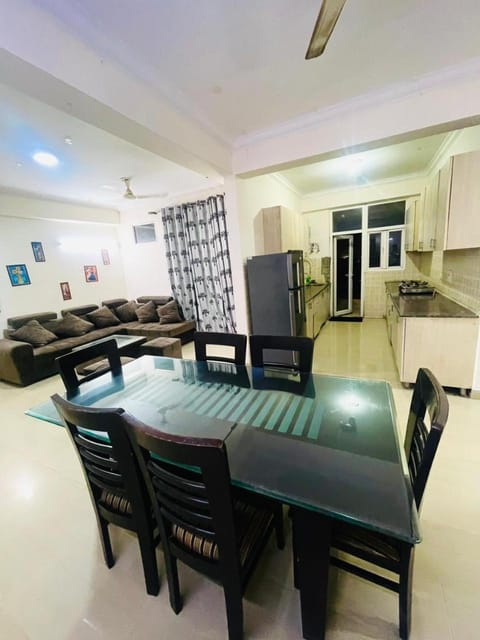 Luxury 3 bedroom independent appartment Wohnung in Noida