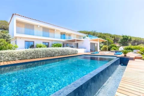 Property building, Day, Natural landscape, Pool view, Swimming pool, sunbed