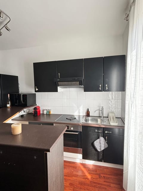 Kitchen or kitchenette, minibar, pet friendly, stove