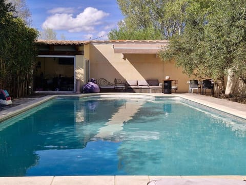 Dining area, Swimming pool