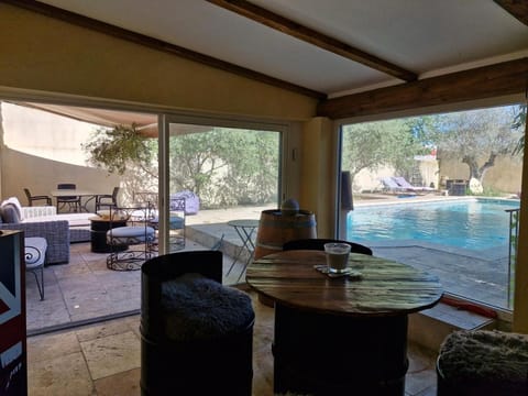 Dining area, Pool view