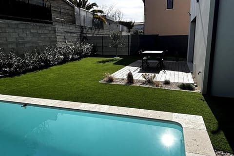 Chez Céline - Belle maison climatisée piscine Villa in Carpentras