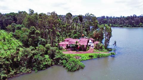 Nearby landmark, Natural landscape, Lake view, River view