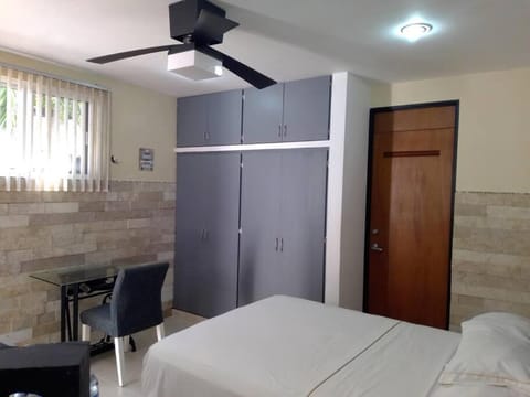 Encantador Estudio con A/C Pkg Wifi &Auto Check-in. #9 Apartment in Merida