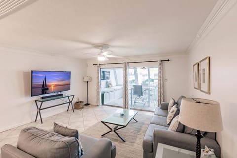 1200-607 Enjoy Relaxing Bayfront Bliss House in Siesta Beach