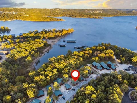 Neighbourhood, Bird's eye view, Lake view