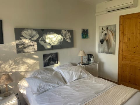 Chambre FLORENCE - MAS SAINT LOUIS Bed and Breakfast in Saintes-Maries-de-la-Mer