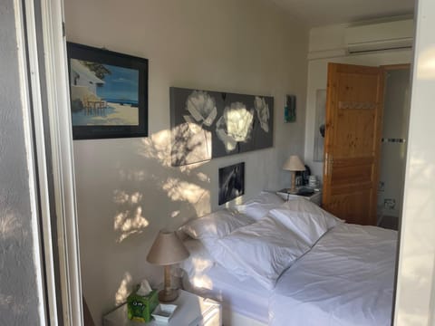 Chambre FLORENCE - MAS SAINT LOUIS Bed and Breakfast in Saintes-Maries-de-la-Mer