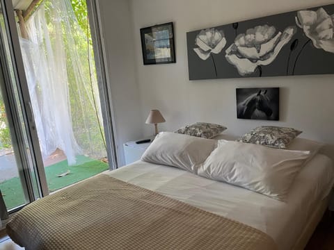 Chambre FLORENCE - MAS SAINT LOUIS Bed and Breakfast in Saintes-Maries-de-la-Mer