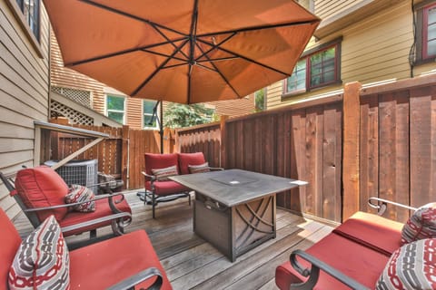 Badgerland Park City - Summer Escape with Year-Round Recreation, Mountain Trail and Private Hot Tub! House in Park City