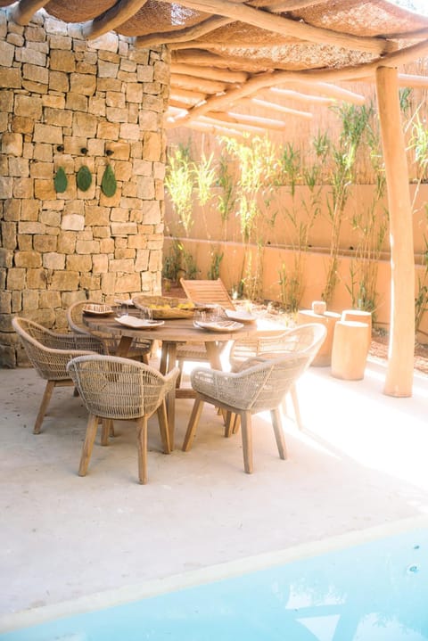 Patio, Pool view, Swimming pool