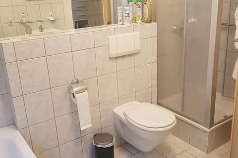 !!! Wohnung in Tauberbischofsheim am Brennerring !!! Tolle Lage / Ferienwohnung / Urlaub / Handwerkerunterkunft / im Erdgeschoss Apartment in Tauberbischofsheim