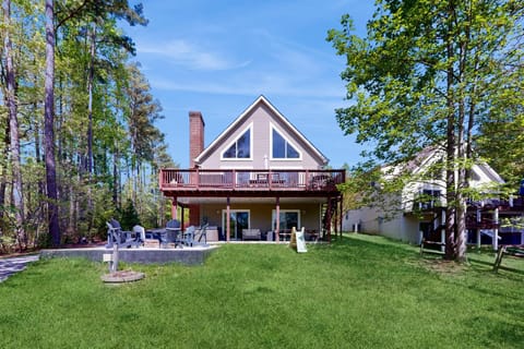 Hat Trick House in Lake Anna