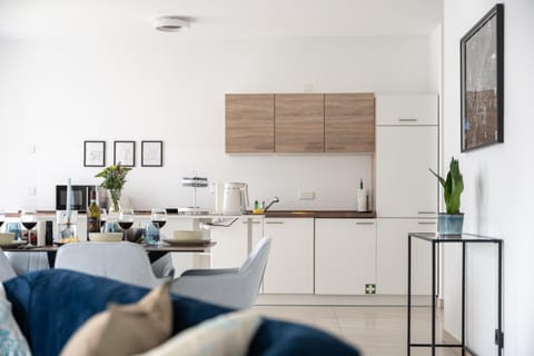 Dining area, kitchen