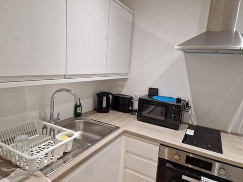 Modern, stylish and homely studio APT with separate kitchen and bathroom Wohnung in Maidstone