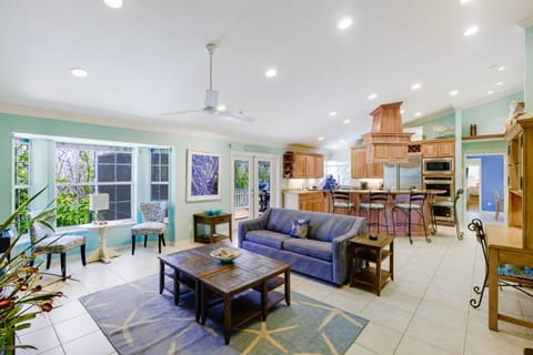 Gorgeous 5 Bedroom Home with Heated Pool and Spa House in Sanibel Island