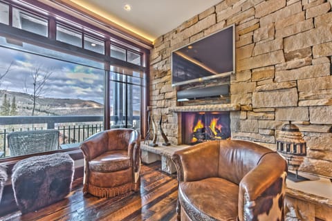 Year Round Recreation Luxury Resort Amenities and Hot Tub Access! Deer Valley Arrowleaf 211 House in Park City