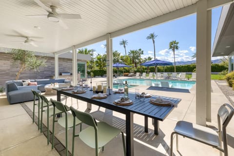 AvantStay Polo Villa Halo Pickleball Putting Green Sleeps 30 Villa in La Quinta