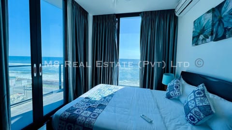 Bed, Natural landscape, Photo of the whole room, Bedroom, Sea view