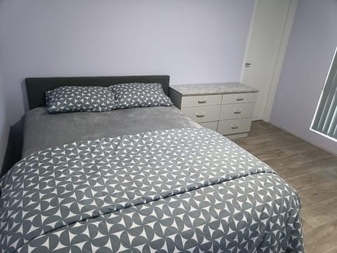 Ensuite furnished room Alojamento de férias in Baldivis