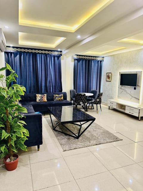 Luxury 2-Bedroom Apartment Bahria town Condo in Lahore