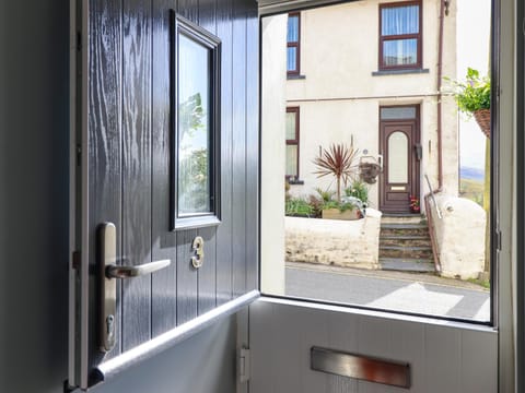 Railway Cottage House in Penrhyndeudraeth