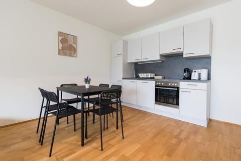 Dining area, kitchen