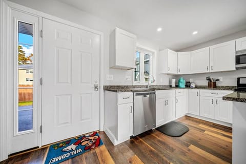 Pixel Perfect Getaway - Game-Themed 2BR Retreat Condo in Old Orchard Beach