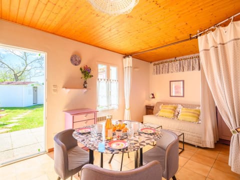 Holiday Home Lilas by Interhome House in Noirmoutier-en-l'Île